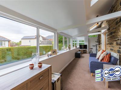 SOUTH FACING SITTING ROOM